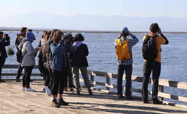dunya-gocmen-kuslar-gunu\nde-kizilirmak-deltasinda-kus-gozlemlediler